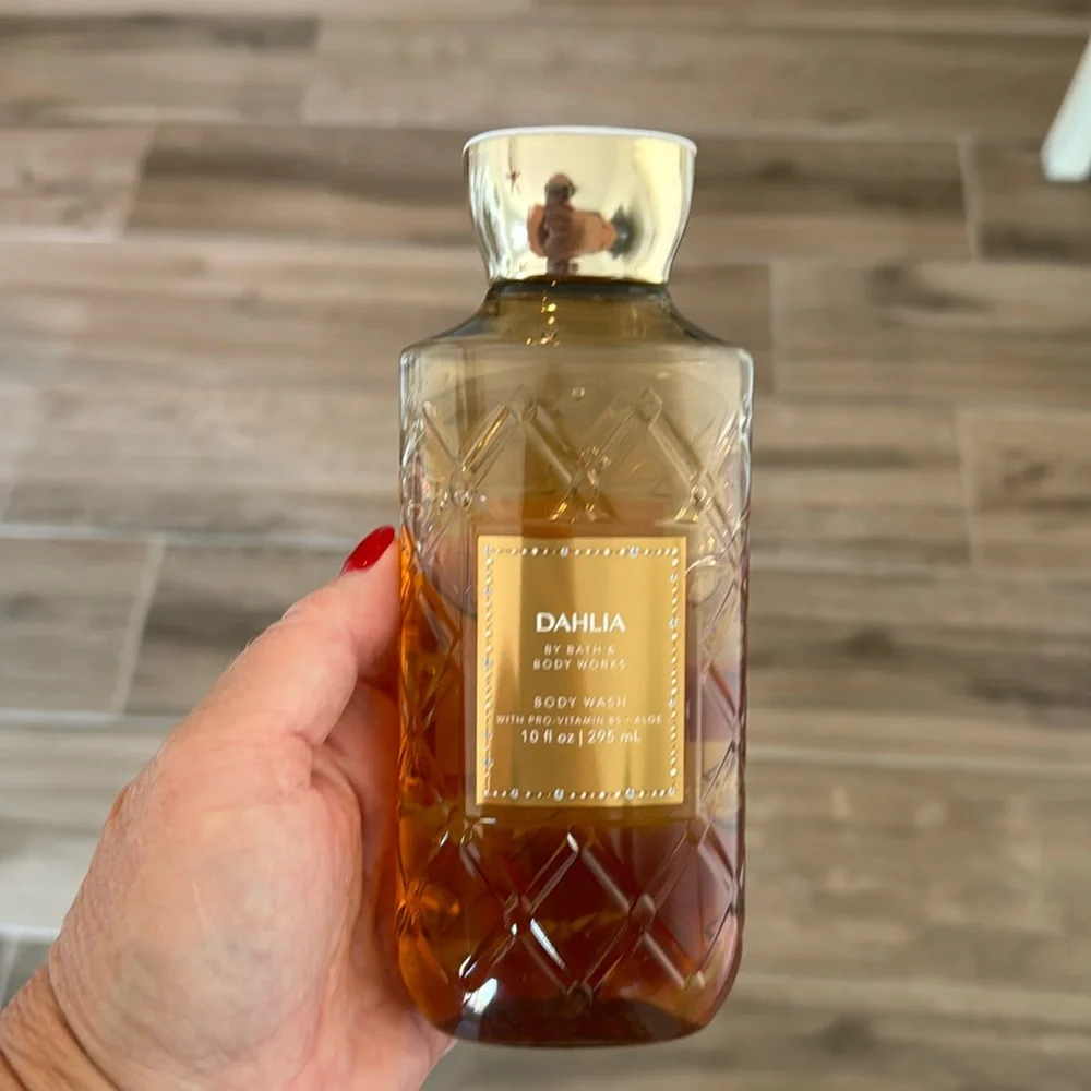 Bath & Body Work Dahlia Body Wash